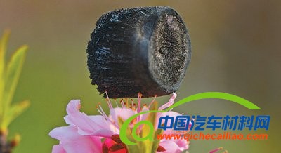 浙江大学实验室制备出世界最轻材料