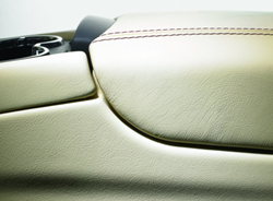 低排放表面材料营造健康车内空气环境