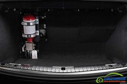 奔驰S级推出Guard装甲版 增重一倍以上