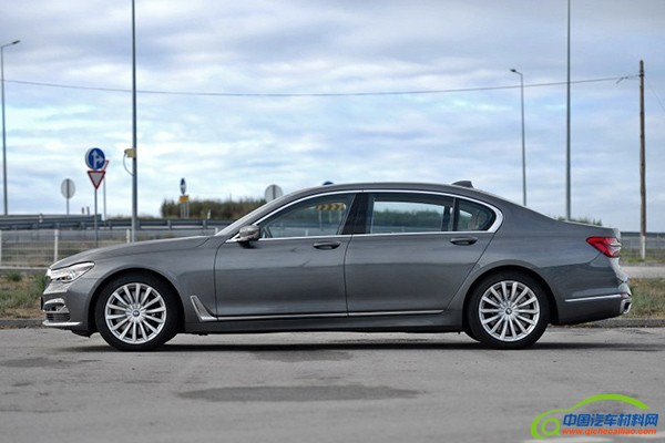 宝马新一代7系下月上市 新车轻量化高装备