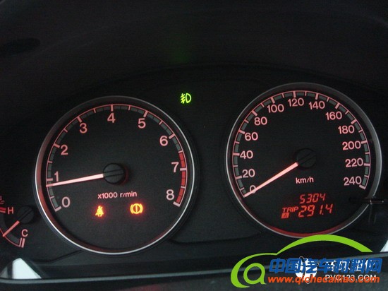 聚氨酯半硬泡在汽车仪表板和防震垫的应用