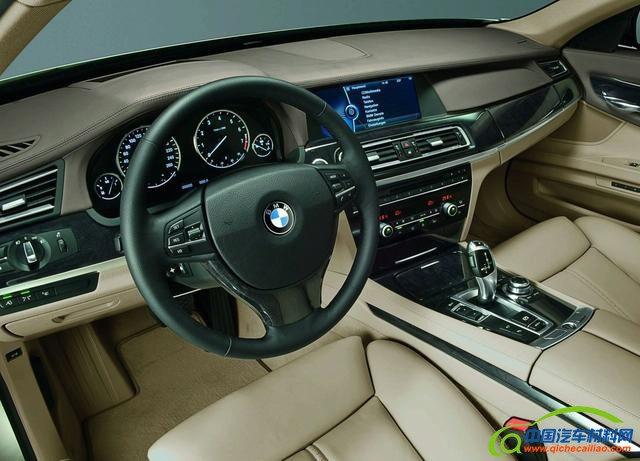 宝马7系新推行多材料结构 实现轻量化车身