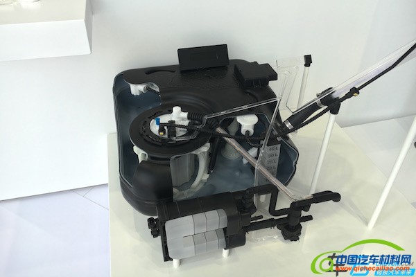 插电式混合动力车所用塑料油箱