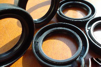 美国全钢轮胎&ldquo;双反&rdquo;调查袭来 橡胶期货坐上&ldquo;过山车&rdquo;