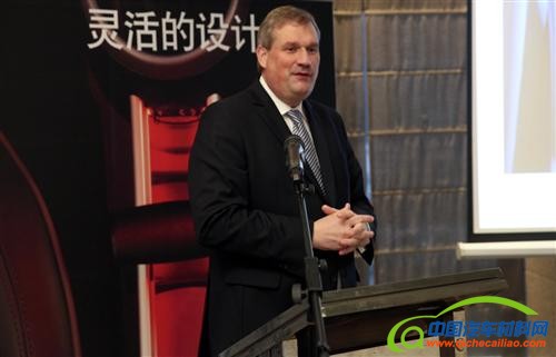 汽车照明新趋势：氛围灯融入车厢内部营造舒适空间