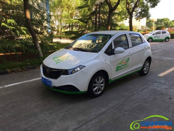 夺得车型/车企销量双冠，吉利新能源有何能耐？