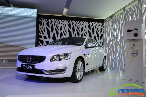 夺得车型/车企销量双冠，吉利新能源有何能耐？