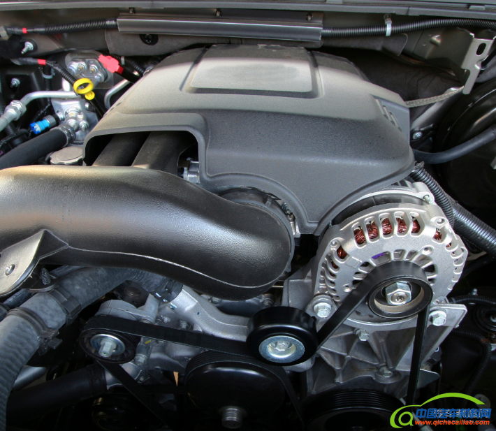 新型 Chemlon&reg; 化合物在未来发动机盖上的典型应用照片