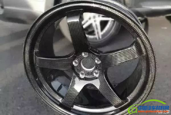 ，汽车车身材料,全铝合金车身，碳纤维材料