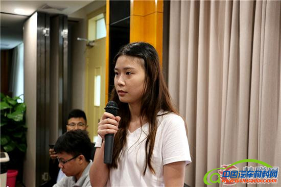媒体交流环节，新浪记者提问Pere