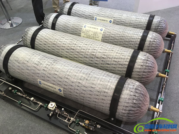 目前大型客车使用的35兆帕储氢罐