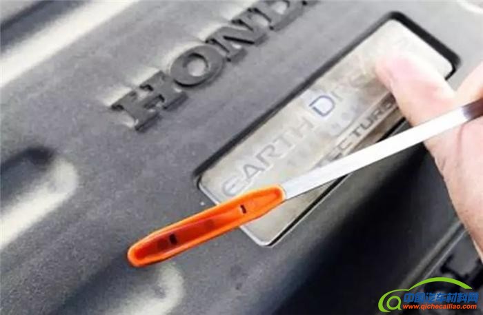 汽车零部件,机油增多