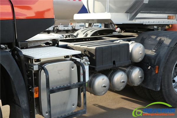 重卡销量暴涨50%，明泰铝业车用铝合金板订单大幅攀升