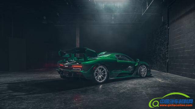 首辆迈凯伦Senna交付，绿的一塌糊涂，号称最漂亮的碳纤维！