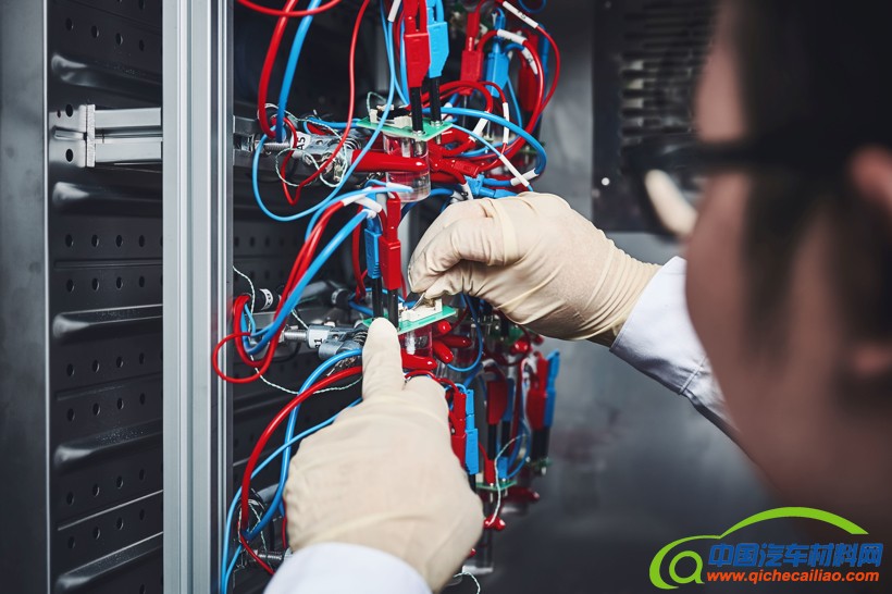 电动汽车，黑科技，前瞻技术，电池，卡尔斯鲁厄理工学院,阴极材料退化,锂离子电池,锂离子电池容量,汽车新技术