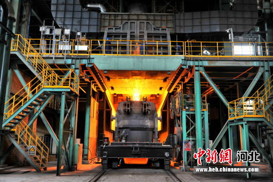 邢台钢铁有限责任公司生产车间。 张鹏翔 摄