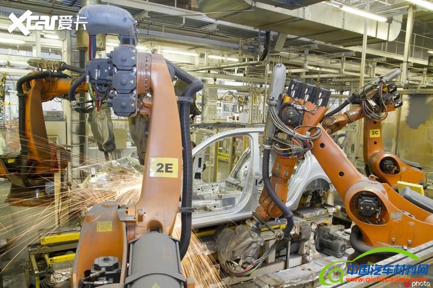 机器手车身焊接