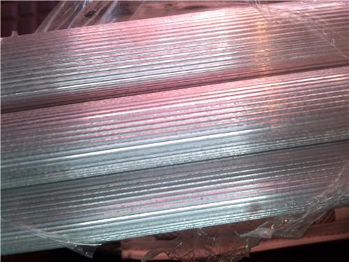 2260492801_986806575