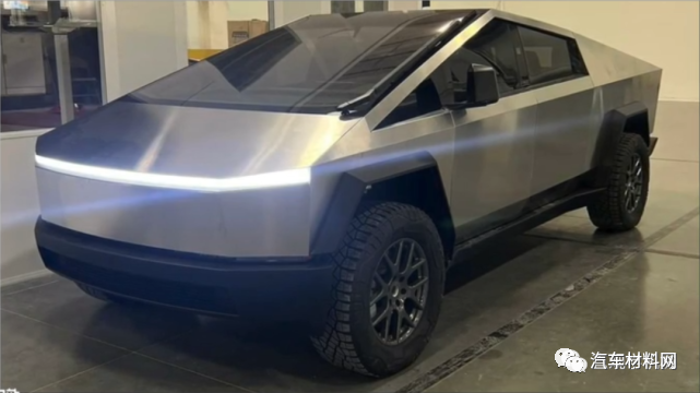 IDRA集团近日推出了一台9000吨高压Giga Press压铸机的组装宣传视频104