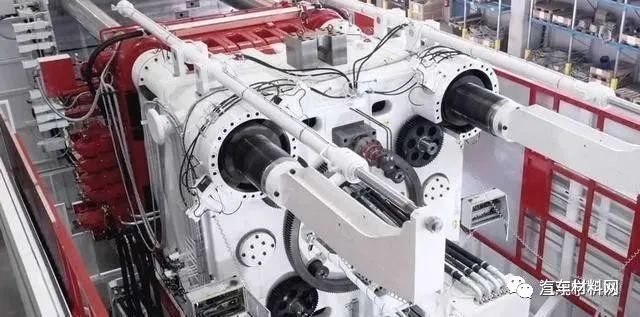 IDRA集团近日推出了一台9000吨高压Giga Press压铸机的组装宣传视频390