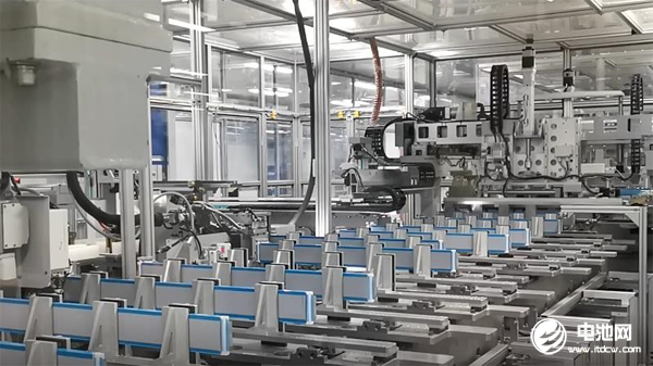 磷酸铁锂价格跌破12万元/吨！海外车企纷纷上车