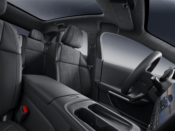 新势力纯电&ldquo;高尔夫&rdquo; 零跑Lafa5内饰官图发布：战斗感极强